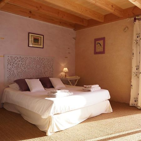 Bout De Cote Bed & Breakfast Lacam-d'Ourcet Room photo