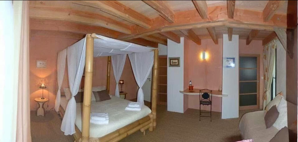 Bout De Cote Bed & Breakfast Lacam-d'Ourcet Exterior photo