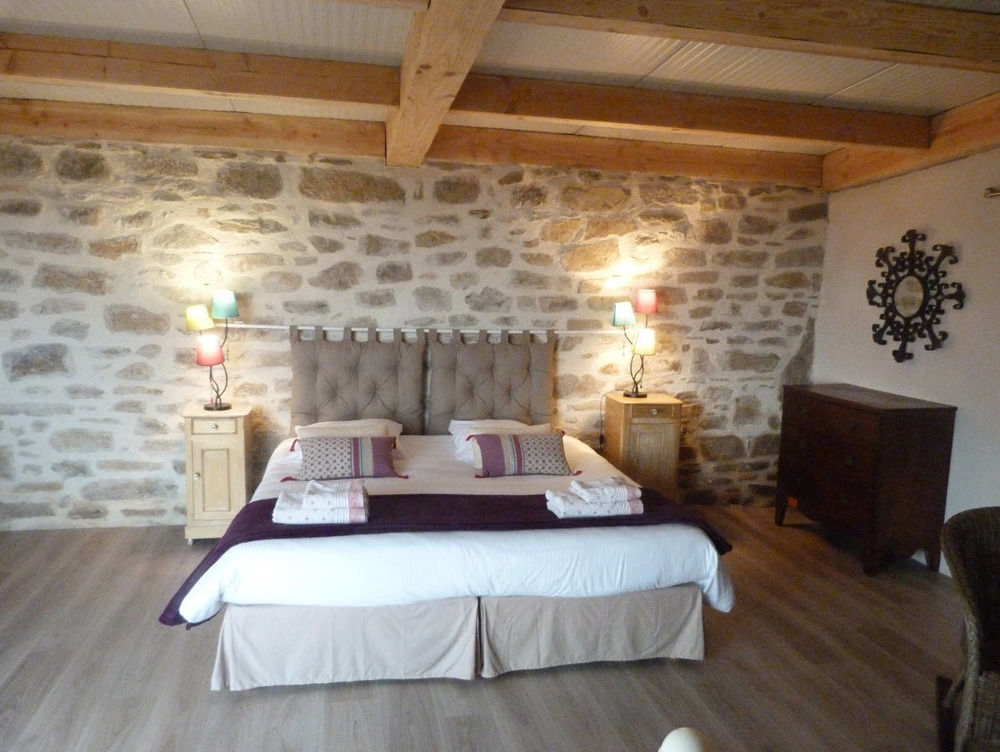 Bout De Cote Bed & Breakfast Lacam-d'Ourcet Exterior photo